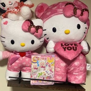 Hello kitty valentines greeter and stepper 2024